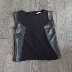 🌸👠Nice classic black top by Sophia 👠👠
